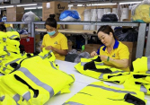 Việt Nam ước tính xuất siêu 9,8 tỷ USD trong năm tháng đầu năm