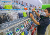 FamilyMart mở rộng sản phẩm thời trang, tìm khách hàng mới