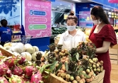 Vải thiều ồ ạt vào TP.HCM, giá từ 40.000 đồng/kg