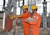 Hàng loạt hồ cạn nước, thủy điện thiếu hụt 5.000 MW