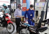 Giá xăng tiếp tục tăng, gần chạm ngưỡng 25.000 đồng/lít