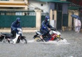 Áp thấp nhiệt đới tiến gần bờ, nhiều nơi mưa to