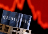 Giá dầu giảm nhẹ trước cuộc họp của OPEC+