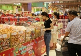 Nhiều siêu thị mở cửa xuyên Tết