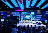 Cận cảnh những mẫu SUV VinFast tay lái nghịch lần đầu lộ diện tại Indonesia