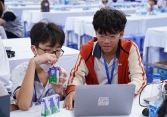 Các thí sinh Robotacon WRO 2024 cùng Vinamilk trở thành 'Đồng minh Trái đất'
