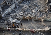 Sau 1 năm chiến tranh, người dân Gaza băn khoăn không biết làm thế nào để giải quyết đống đổ nát