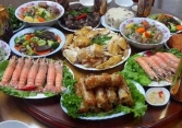 Bữa cơm rằm tháng 7 'sóng gió' và sự vùng lên đúng lúc của nàng dâu đảm