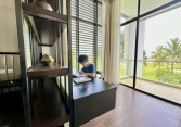 Đi chơi vẫn cho con 'lỉnh kỉnh' mang theo bài tập về nhà, nữ MC nổi tiếng giải thích lý do mà được khen 'bà mẹ kiểu mẫu'