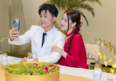 Puka - Gin Tuấn Kiệt lần đầu xuất hiện công khai sau tuyên bố chuẩn bị đám cưới 