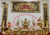 Tại sao bộ tam sự trên bàn thờ đôi hạc luôn phải đi cùng đỉnh thờ?