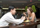 Kỹ sư U50 gặp 100 người suốt 10 năm không tìm được vợ, loạt tiêu chuẩn khiến người nghe choáng váng