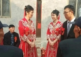 Chàng trai 28 tuổi cưới vợ U70, nhan sắc cô dâu khiến bao người ngỡ ngàng