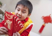 Ngay khi thấy bác hàng xóm sang xông nhà, con tôi buột miệng nói 1 câu khiến bố mẹ tái mặt, mới đầu xuân đã phải rối rít xin lỗi