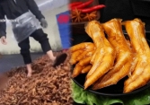 Rùng mình hình ảnh chân gà siêu cay trên TikTok bị giẫm đạp, đổ đống dưới đất: Nhìn thế này liệu còn ai dám ăn?