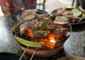 Hiểm họa từ loại thịt 'bán đầy đường phố': Có ngon nhưng cũng dễ 'tổn thọ' vì nhiều nguy cơ