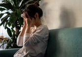 Ly hôn, anh trai đón tôi và con về ở cùng nên chị dâu khó chịu cáu gắt, nhưng một lần bệnh nặng, tôi nhận ra mình đã sai rồi