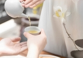 Tại sao người uống trà thường sống lâu hơn?