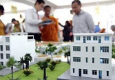 Doanh nghiệp địa ốc tăng vốn bằng trái phiếu khi ngân hàng siết cho vay
