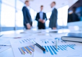 Nhiều doanh nghiệp vẫn đang phải ngoắc ngoải vì áp lực lãi vay