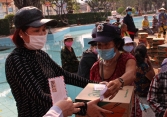 Đại dịch Covid-19 đã làm ngưng trệ sản xuất, doanh nghiệp thiếu việc làm, một bộ phận lao động phải nghỉ việc