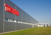 Đóng của nhà máy Toshiba có 30 năm tuổi đời tại Trung Quốc để qua Việt Nam