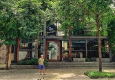 Đến Starbucks, The Coffee House cũng phải trả mặt bằng