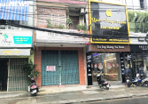 Treo bảng cho thuê mặt bằng đã lâu nhưng không có người thuê