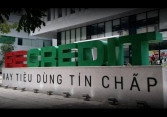 FE Credit lợi nhuận giảm mạnh