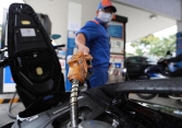 Doanh nghiệp xăng dầu kêu càng bán càng lỗ