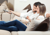Xem ti vi ở khoảng cách nào để không gây hại cho mắt?