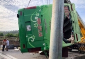Xe khách bất ngờ lao xuống sông ở Thanh Hoá, nhiều người thương vong