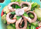 Món ngon mỗi ngày: Cách làm món bạch tuộc xào mướp thơm ngon