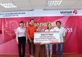 Cô gái làm tóc ở Bến Tre trúng Vietlott gần 100 tỉ đồng
