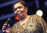 Cesária Évora là ai mà được Google Doodle vinh danh?