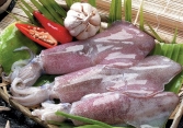 Giá thực phẩm ngày 13/7: Mực ống 280.000 đồng/kg 