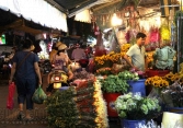 Chợ hoa Hồ Thị Kỷ tăng gấp đôi công suất dịp rằm tháng 7
