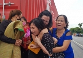 Xe tải lật đè chết 6 người ở Hải Dương: Hai vợ chồng vừa xuống đi làm công nhân thì gặp nạn
