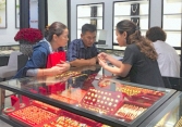 Cuối tuần giá vàng trong nước giảm mạnh
