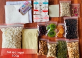 Bánh kẹo 'nhà làm' giá gần cả triệu đồng/kg vẫn hút khách mua ăn Tết
