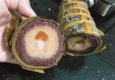 Một cặp bánh tét nhân lạ gần nửa triệu đồng