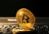 Bitcoin giảm mạnh từ đỉnh 9.000 USD