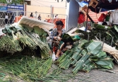 Chợ lá dong nổi tiếng Sài Gòn ế ẩm 
