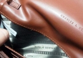 Cách nhận biết túi Charles & Keith thật và nhái chuẩn từng milimet
