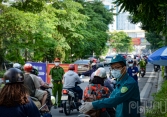 Chen nhau trên đường phố Hà Nội ngày đầu đợt giãn cách thứ tư