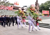 Lãnh đạo thành phố Hà Nội dâng hương tưởng nhớ Hoàng đế Quang Trung