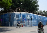 Cận cảnh phá dỡ toà nhà Pháp 100 năm tuổi tại Hà Nội