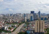 Cảnh ngẩng mặt là thấy cao ốc ở nơi ngột ngạt nhất Hà Nội