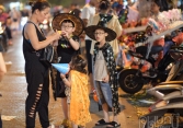 Phố cổ Hà Nội trước Halloween: Không quá đông đúc, không có hiện tượng chen lấn, xô đẩy