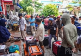 Cắt điện luân phiên, quạt tích điện, máy phát điện 'cháy' hàng, giá bị đẩy tăng vọt